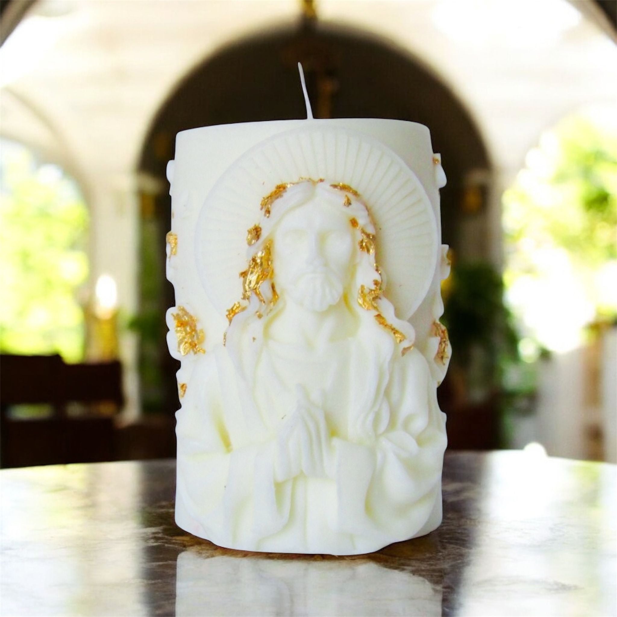 Volto di Cristo: Luce e Fede nella Tua Casa